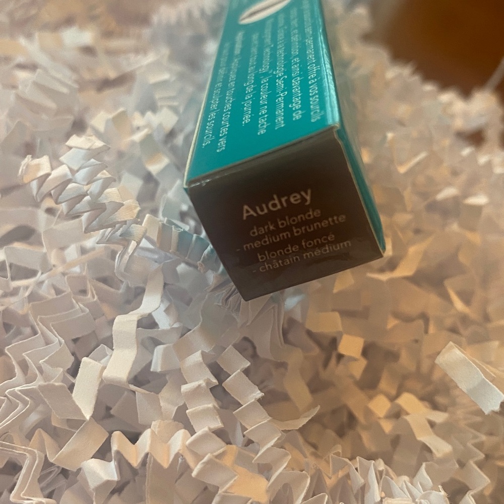 BNIB Thrive instant brow fix - Audrey ( dark blonde ) - medium brunette - Picture 4 of 7